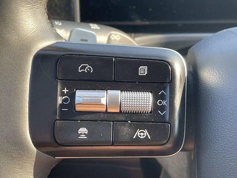 Used 2025 Hyundai Santa Fe SEL FWD image 29