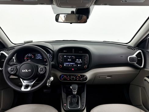 Used 2022 Kia Soul LX w/ Technology Package FWD image 16