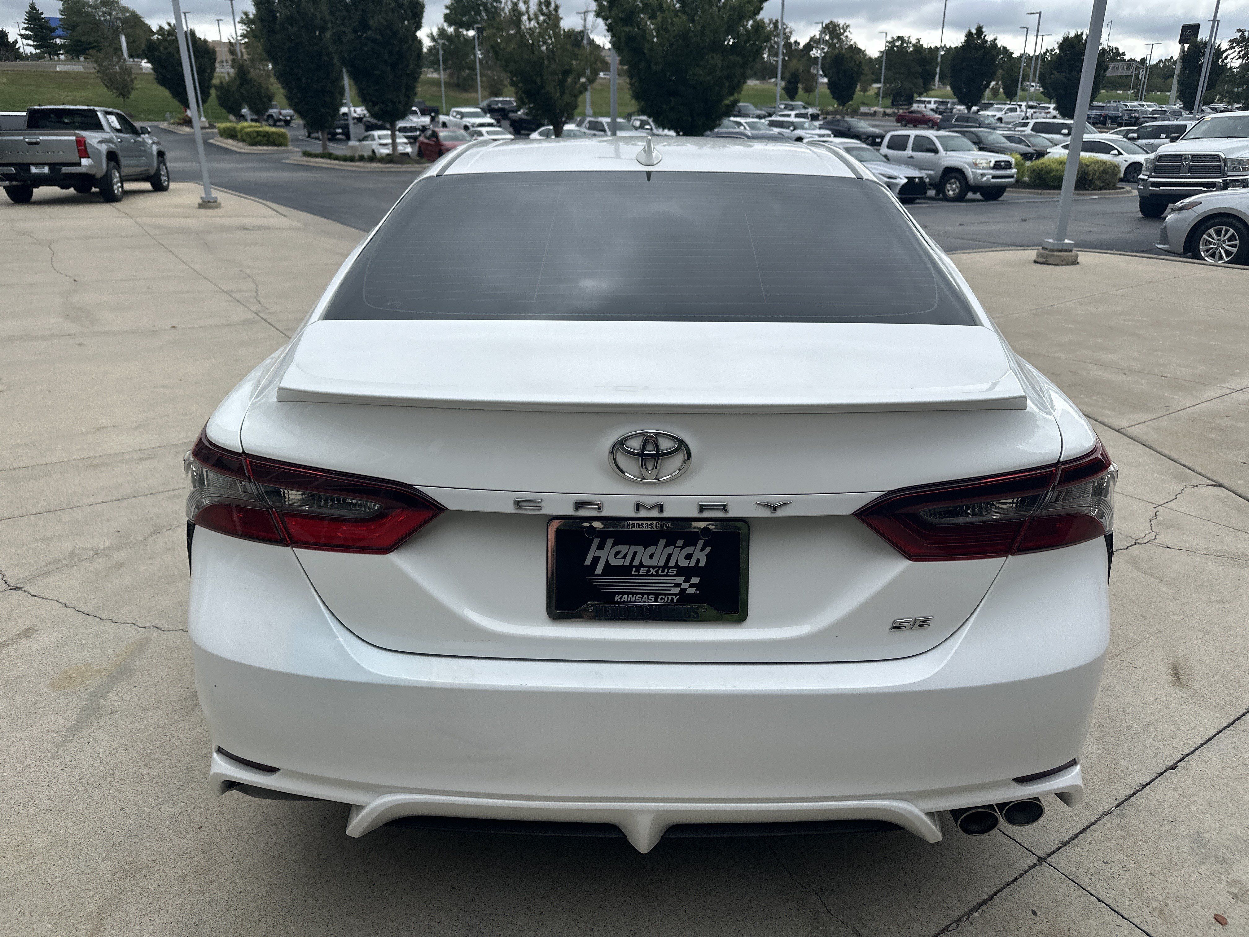 Used 2023 Toyota Camry SE w/ Convenience Package FWD image 8