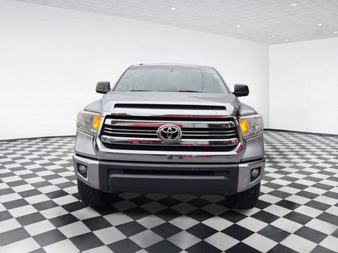 Used 2017 Toyota Tundra SR5 w/ SR5 Upgrade Package RWD image 2