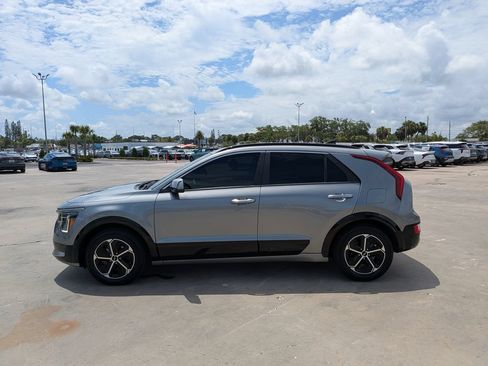 Certified 2024 Kia Niro FWD image 5