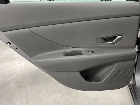 Used 2025 Hyundai Elantra SEL image 14