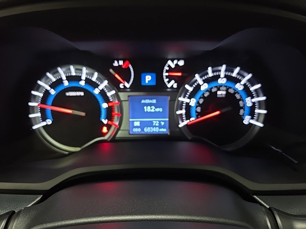Used 2018 Toyota 4Runner SR5 AWD/4WD image 22