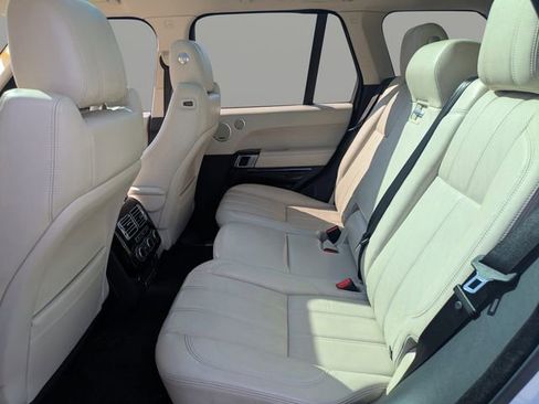 Used 2016 Land Rover Range Rover HSE image 15