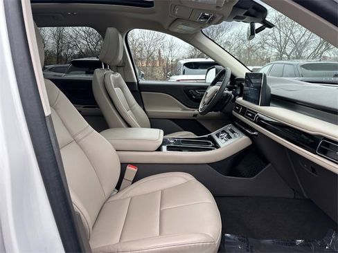 Certified 2023 Lincoln Aviator AWD w/ Premium Package image 34