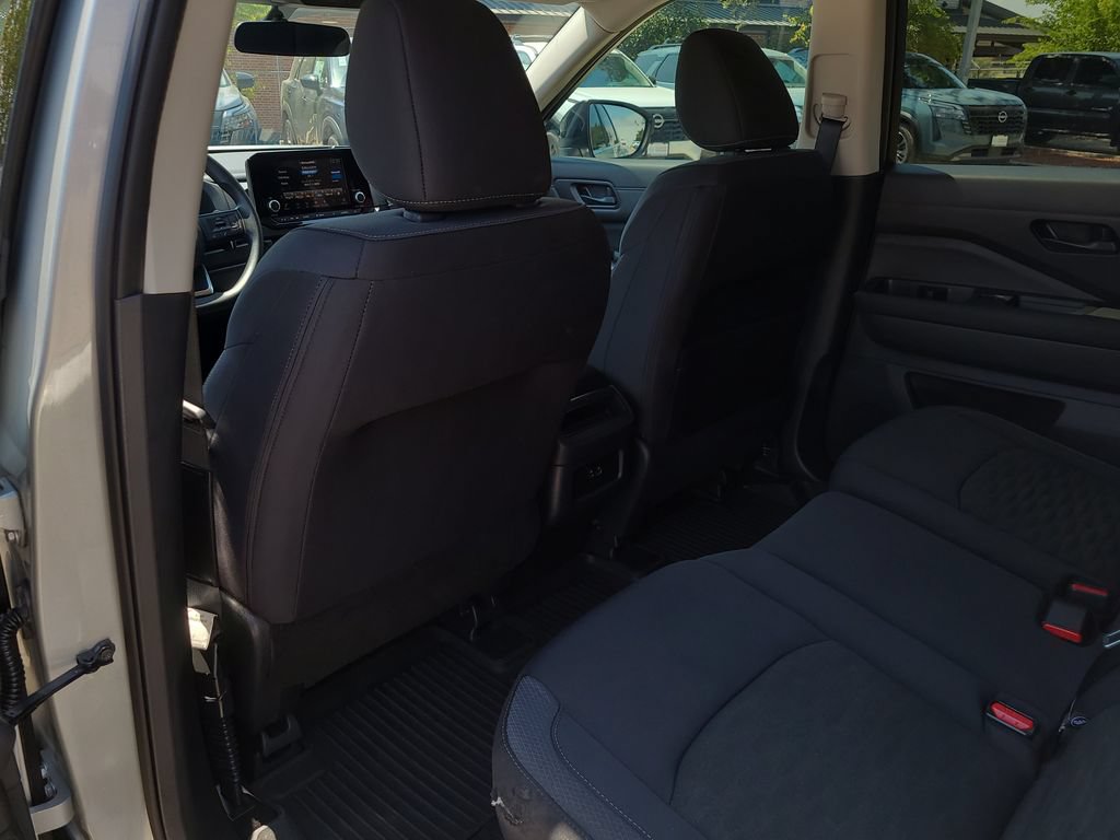 Certified 2025 Nissan Pathfinder S FWD image 9