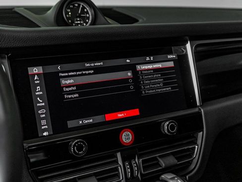 Certified 2024 Porsche Macan AWD/4WD image 21