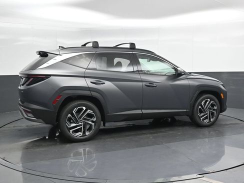 Used 2025 Hyundai Tucson Limited AWD/4WD image 3