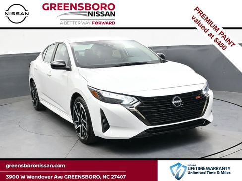 Used 2025 Nissan Sentra SR FWD image 1