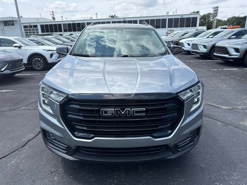 Certified 2024 GMC Terrain SLE w/ Driver Convenience Package FWD image 3