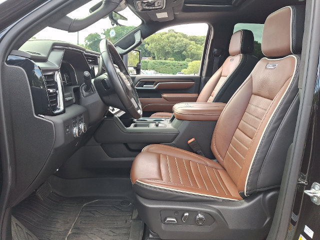 Used 2025 GMC Sierra 2500 Denali Ultimate AWD/4WD image 2
