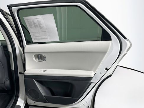 Used 2024 Hyundai Ioniq 5 SE RWD image 29