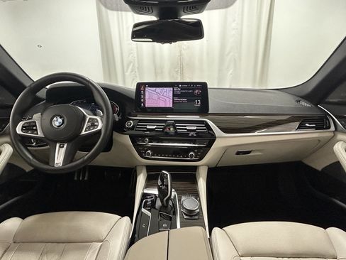 Used 2023 BMW 540i xDrive w/ M Sport Package image 8