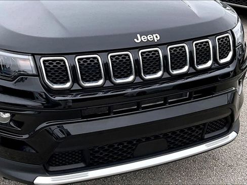 Used 2023 Jeep Compass Limited AWD/4WD image 11
