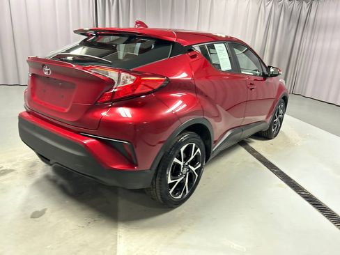 Used 2019 Toyota C-HR XLE image 7