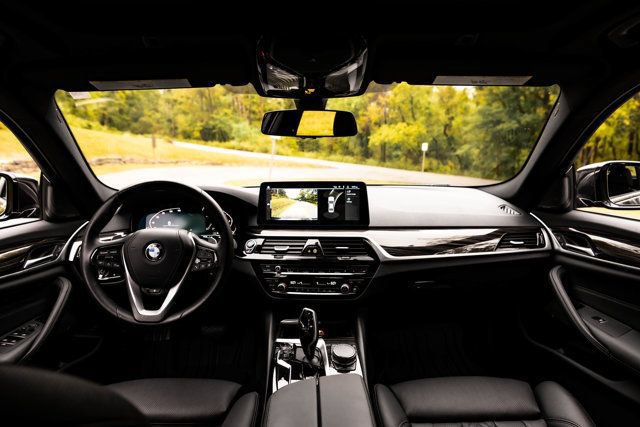 Used 2023 BMW 530i xDrive w/ Premium Package AWD/4WD image 18