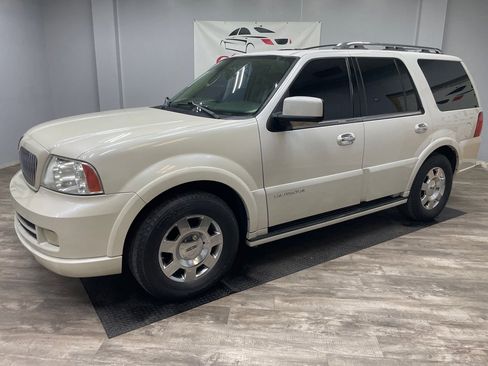 Used 2006 Lincoln Navigator Ultimate image 5