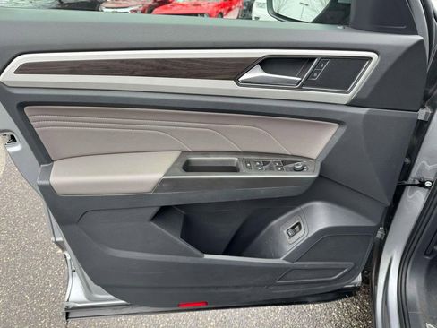 Used 2023 Volkswagen Atlas SE AWD/4WD image 15