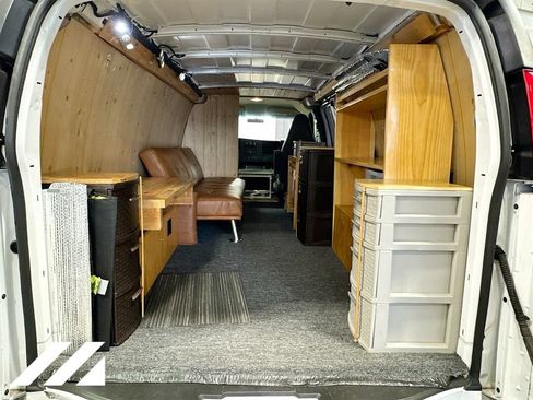 Used 2019 Chevrolet Express 2500 Extended RWD image 27