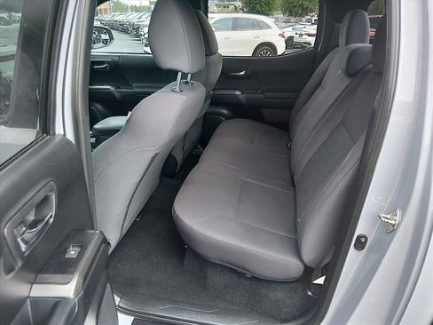 Used 2019 Toyota Tacoma 2WD Double Cab image 13