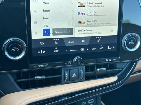 Used 2024 Lexus NX 250 FWD image 21