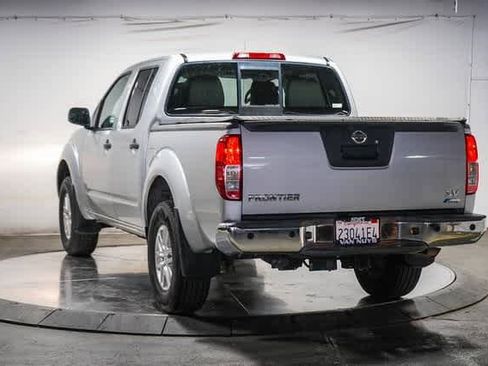 Used 2017 Nissan Frontier SV w/ SV Value Truck Package image 2