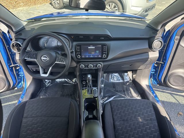 Used 2024 Nissan Kicks SV FWD image 9