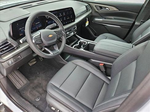 New 2026 Chevrolet Traverse LT w/ Driver Confidence Package image 3