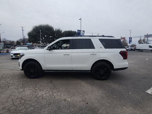 Used 2022 Ford Expedition Timberline image 4