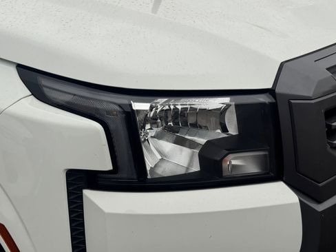 Certified 2025 Nissan Frontier SV w/ Tow Package image 7