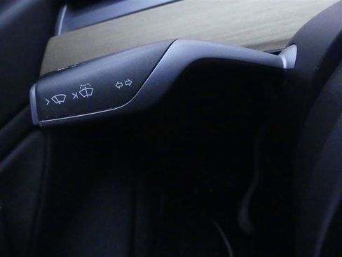 Used 2019 Tesla Model 3 Standard Range Plus image 16