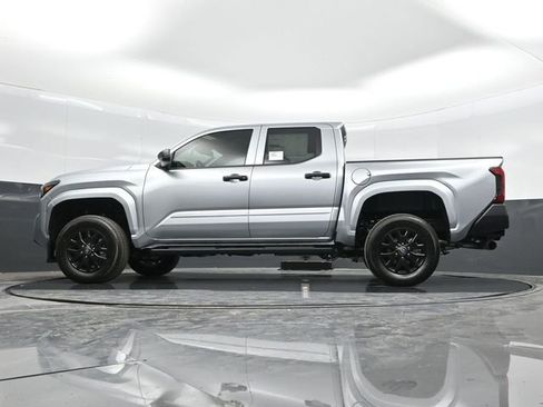 Used 2025 Toyota Tacoma SR image 42