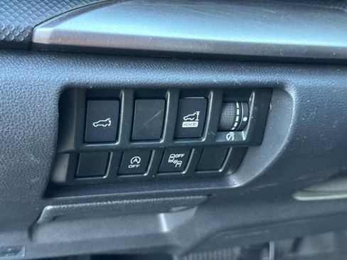 Used 2019 Subaru Forester Premium image 17