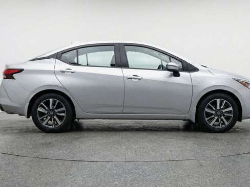 Used 2025 Nissan Versa SV FWD image 11