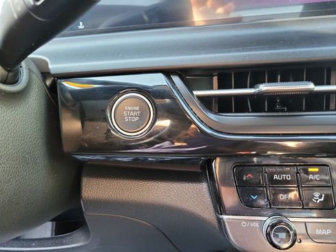 Certified 2025 Kia Seltos S FWD image 21