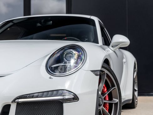 Certified 2014 Porsche 911 GT3 RWD image 19