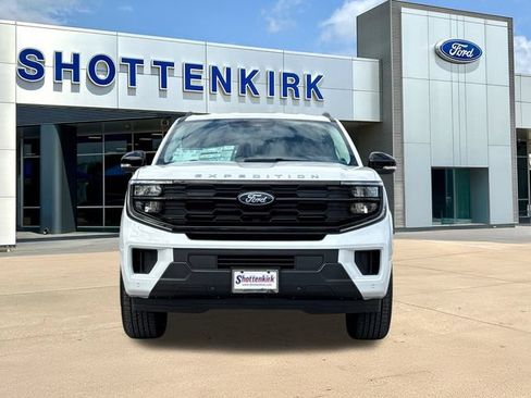 New 2026 Ford Expedition Active RWD image 2