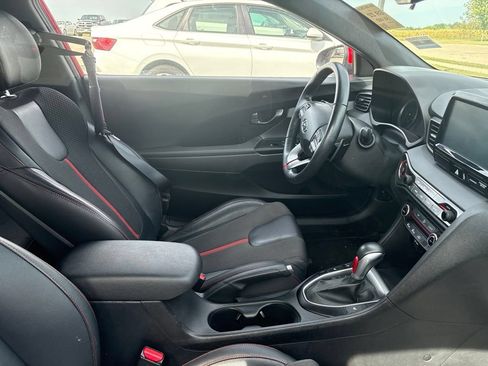 Used 2019 Hyundai Veloster Turbo FWD image 23