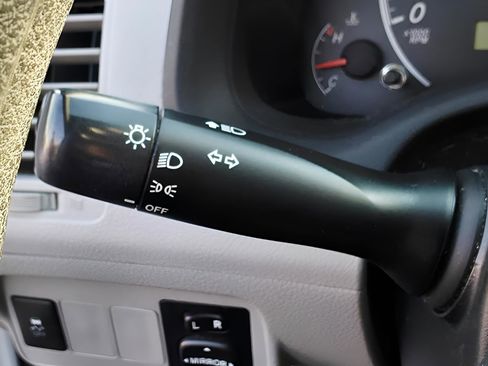 Used 2013 Toyota Corolla image 24