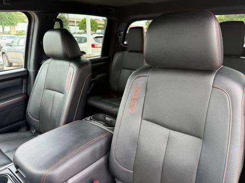 Used 2021 Nissan Titan PRO-4X w/ Pro-4x Convenience Package AWD/4WD image 10