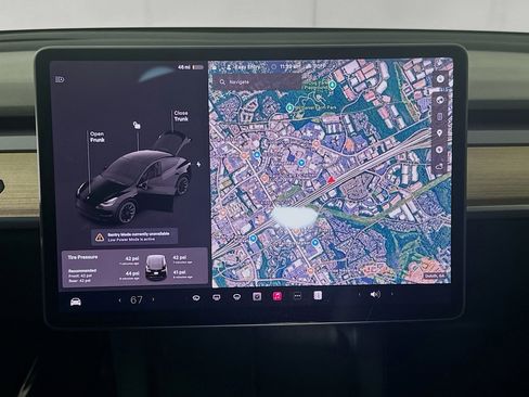Used 2022 Tesla Model Y Long Range image 19
