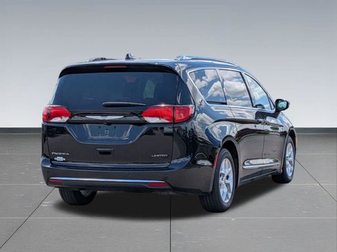 Certified 2020 Chrysler Pacifica Limited w/ Advanced Safetytec Group FWD image 5