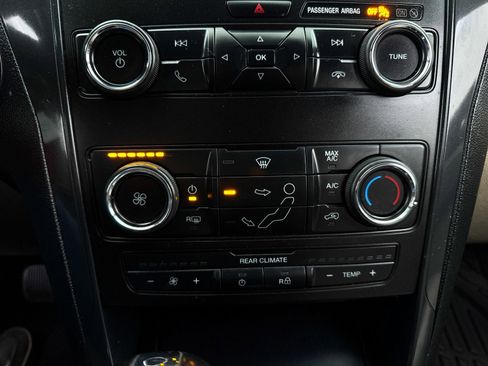 Used 2018 Ford Explorer 4WD image 25