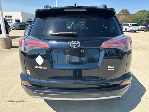 Used 2018 Toyota RAV4 XLE AWD/4WD image 5