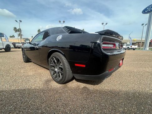 Used 2018 Dodge Challenger R/T Scat Pack w/ Driver Convenience Group RWD image 4