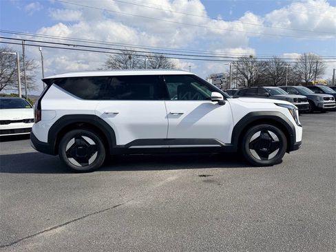 New 2026 Kia EV9 Wind image 2