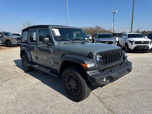 Used 2024 Jeep Wrangler Sport S image 2