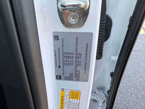 Used 2023 Chevrolet Suburban Z71 w/ Luxury Package image 10