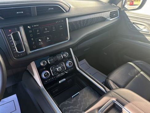 Used 2023 GMC Yukon Denali image 29