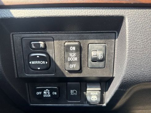 Used 2019 Toyota Tundra Limited w/ Limited Premium Package image 26